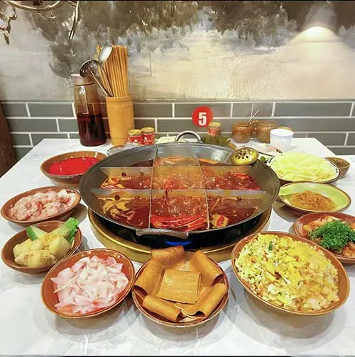 Local Flavor & Must-Tries: Chongqing Hot Pot