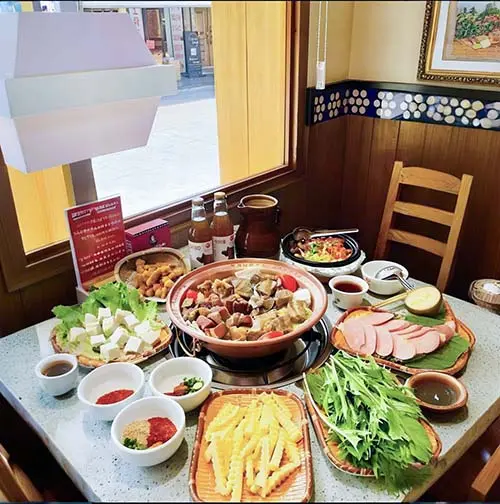 Experience Yunnan's Specialty Cuisine